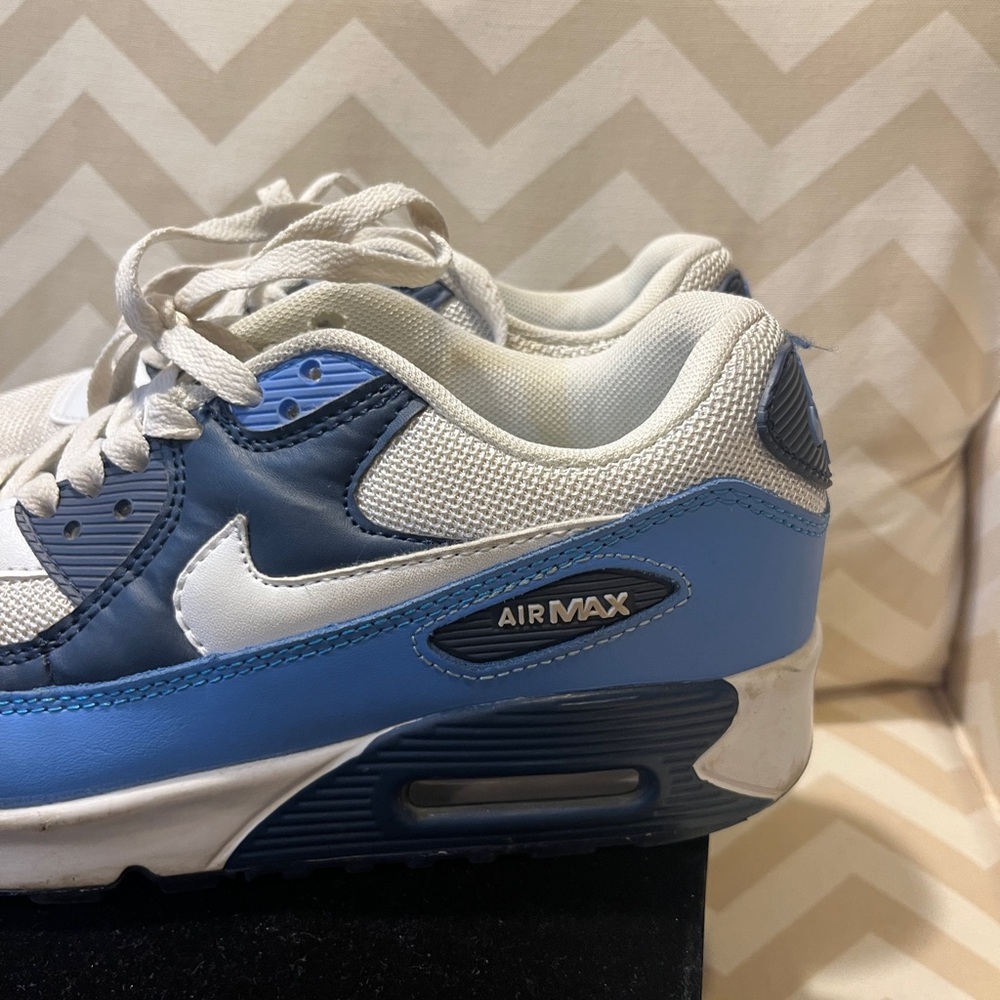Nike Air Max Blue and White Athletic Shoes - Picture 2 of 6